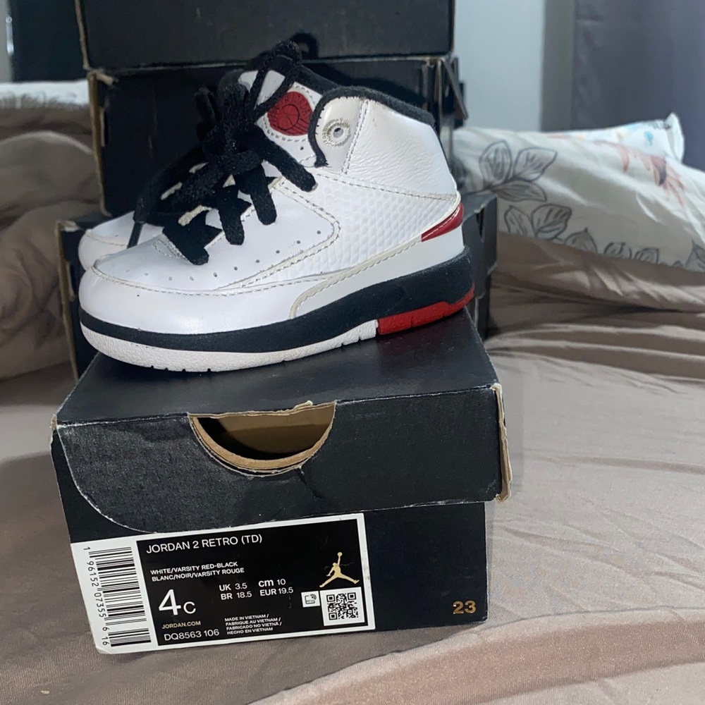 Jordan Kids Retro 2 Sneakers - White, Black, and Red